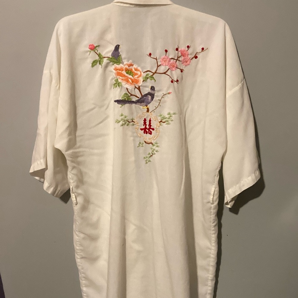Vintage Health Shanghai embroidered robe with gorgeous birds size medium